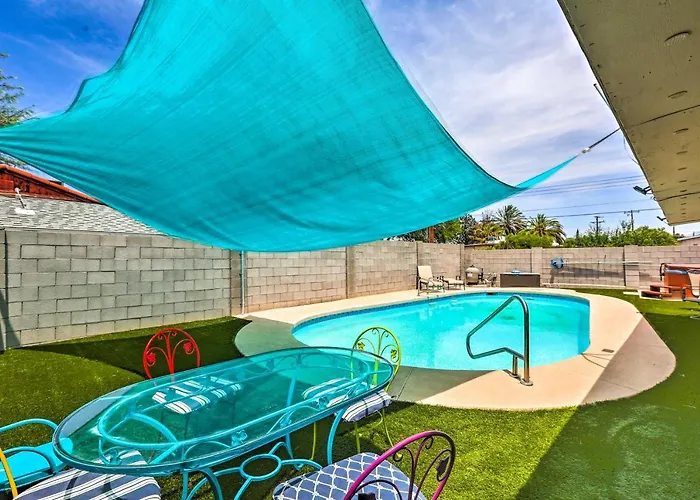 Holiday home Family With Backyard Pool Oasis! *