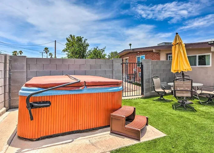 Holiday home Family With Backyard Pool Oasis! *